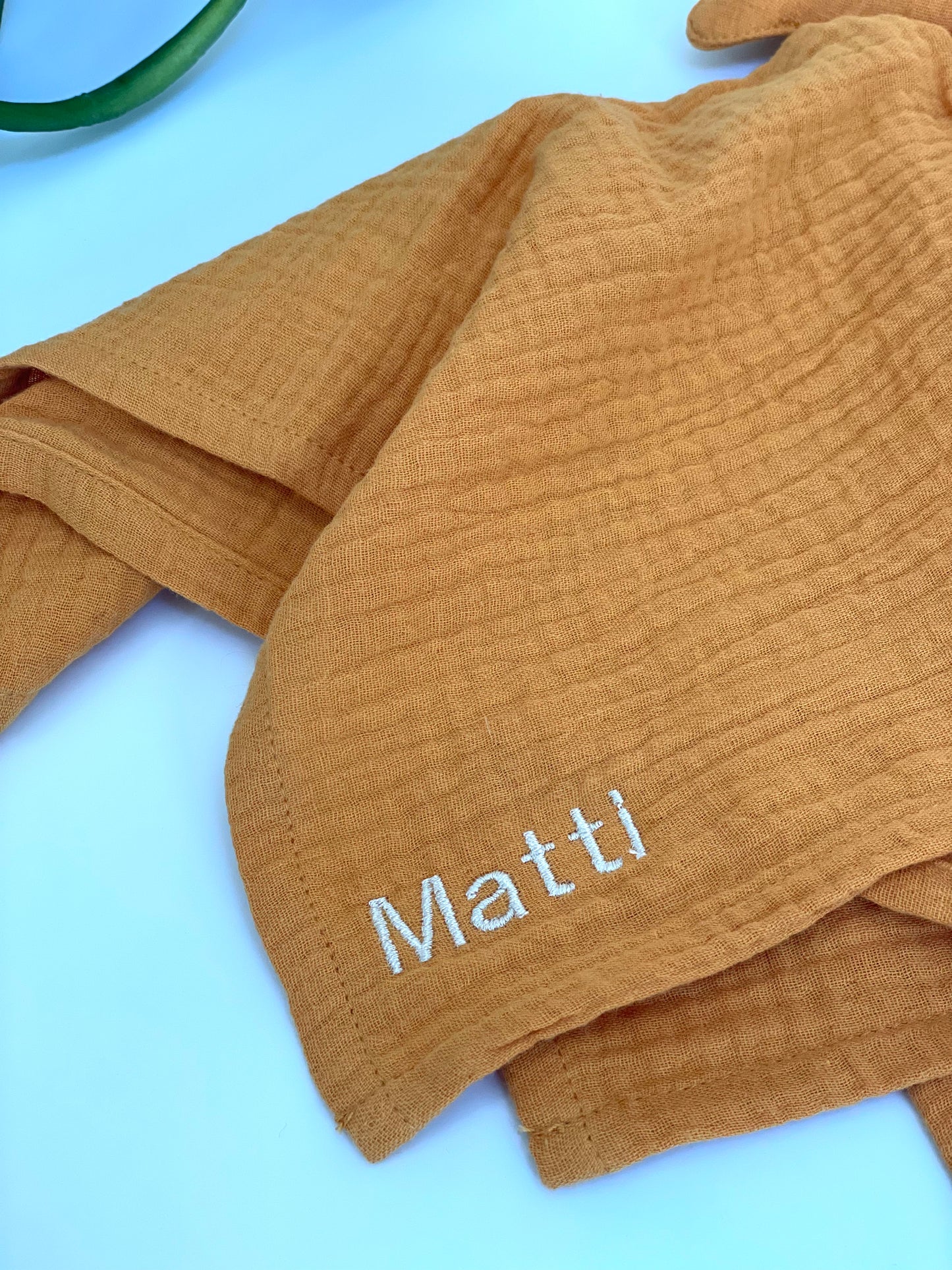 Schnuffeltuch Stern mit Name in Farbe senfgelb