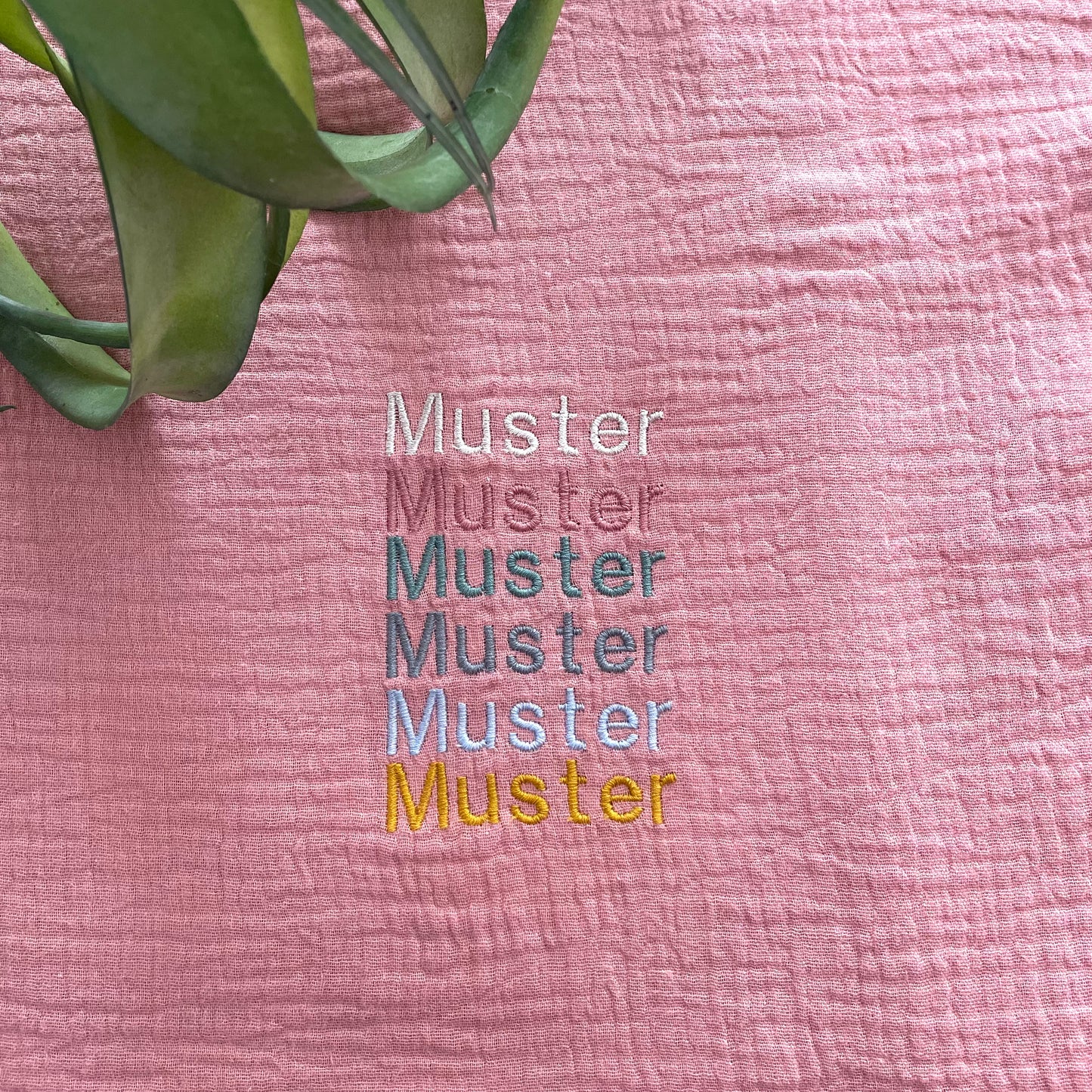Schnuffeltuch Stern mit Name in Farbe altrosa