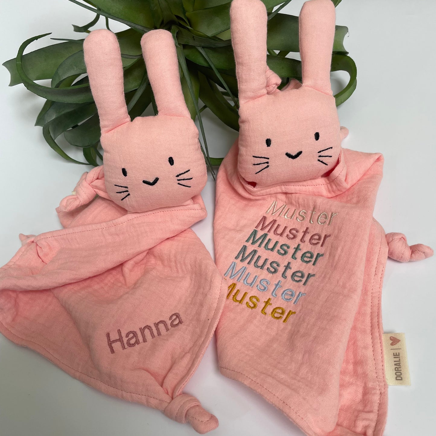 personaliesiertes Geburtsgeschenk mit Namen. Schnuffelhase rosa mit Namen Hanna