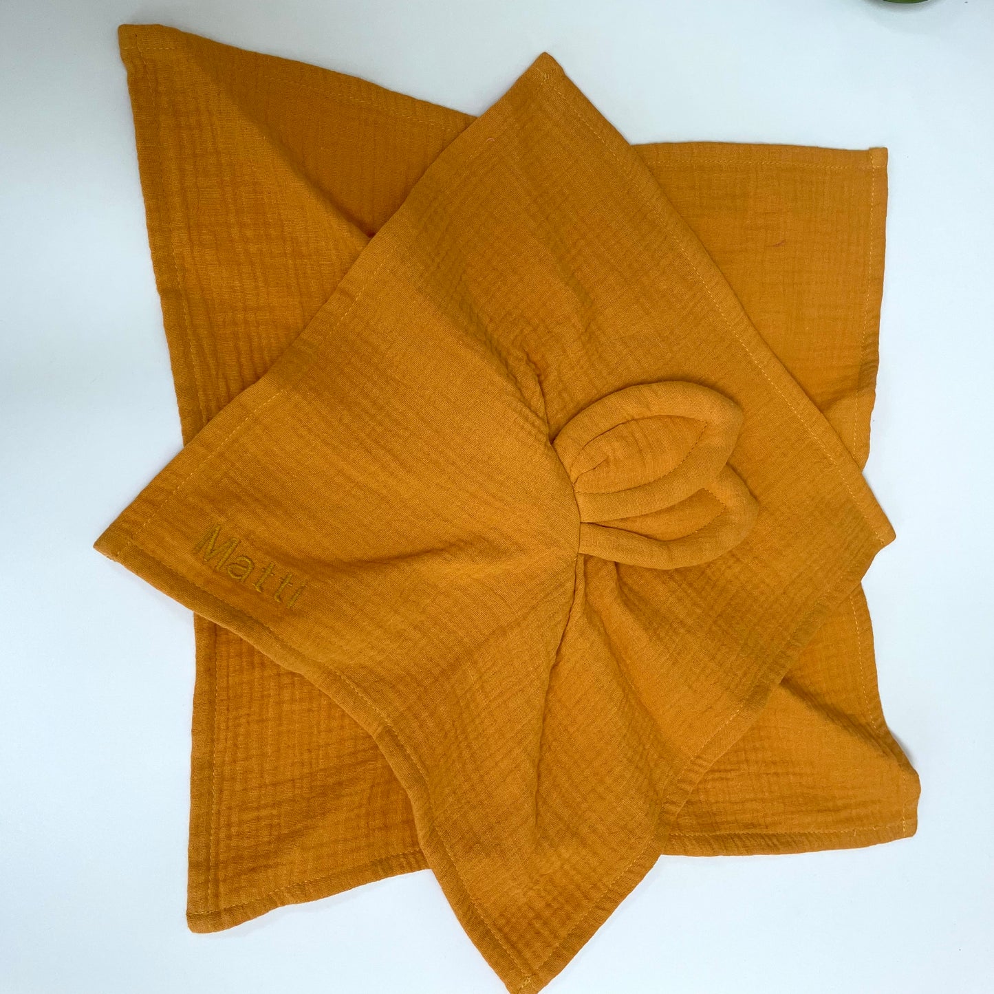 Kuscheltuch mit Hasenohren in der Farbe senf / Schnuffeltuch Hase