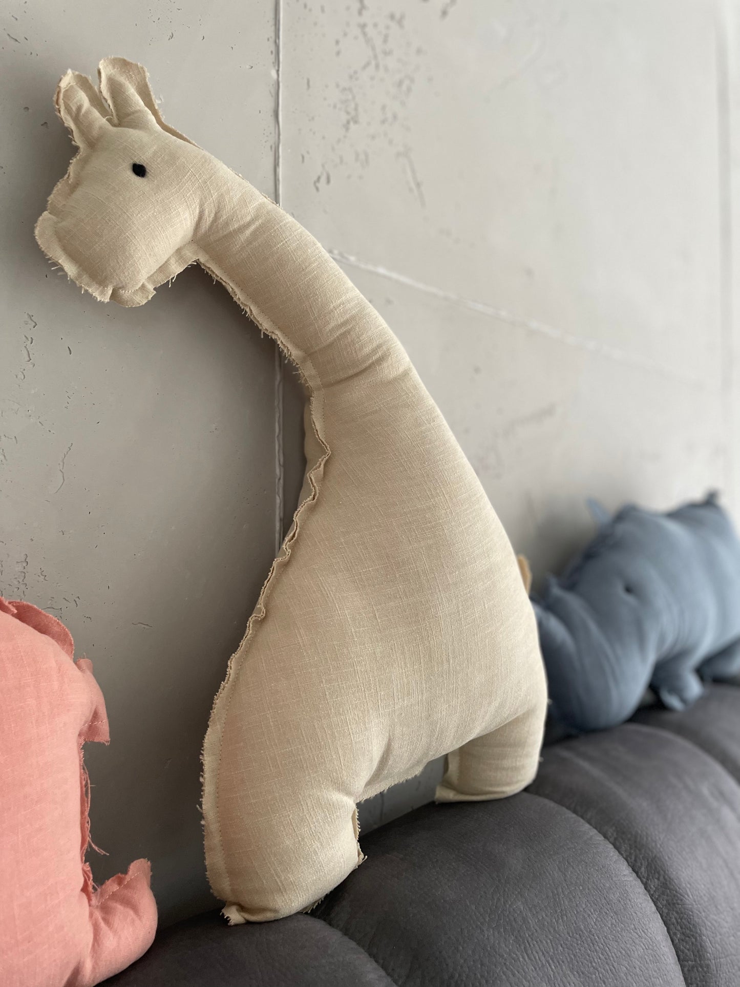 Kuscheltier Safari / Dekokissen Hase / Giraffe / Nashorn
