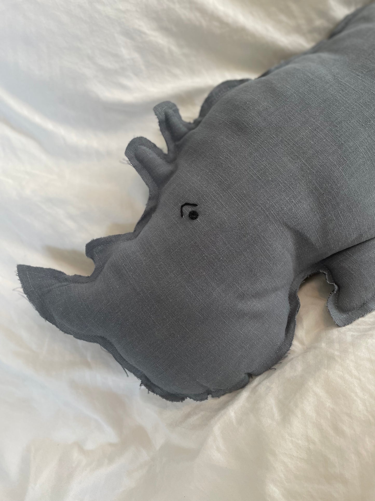 Kuscheltier Safari / Dekokissen Hase / Giraffe / Nashorn