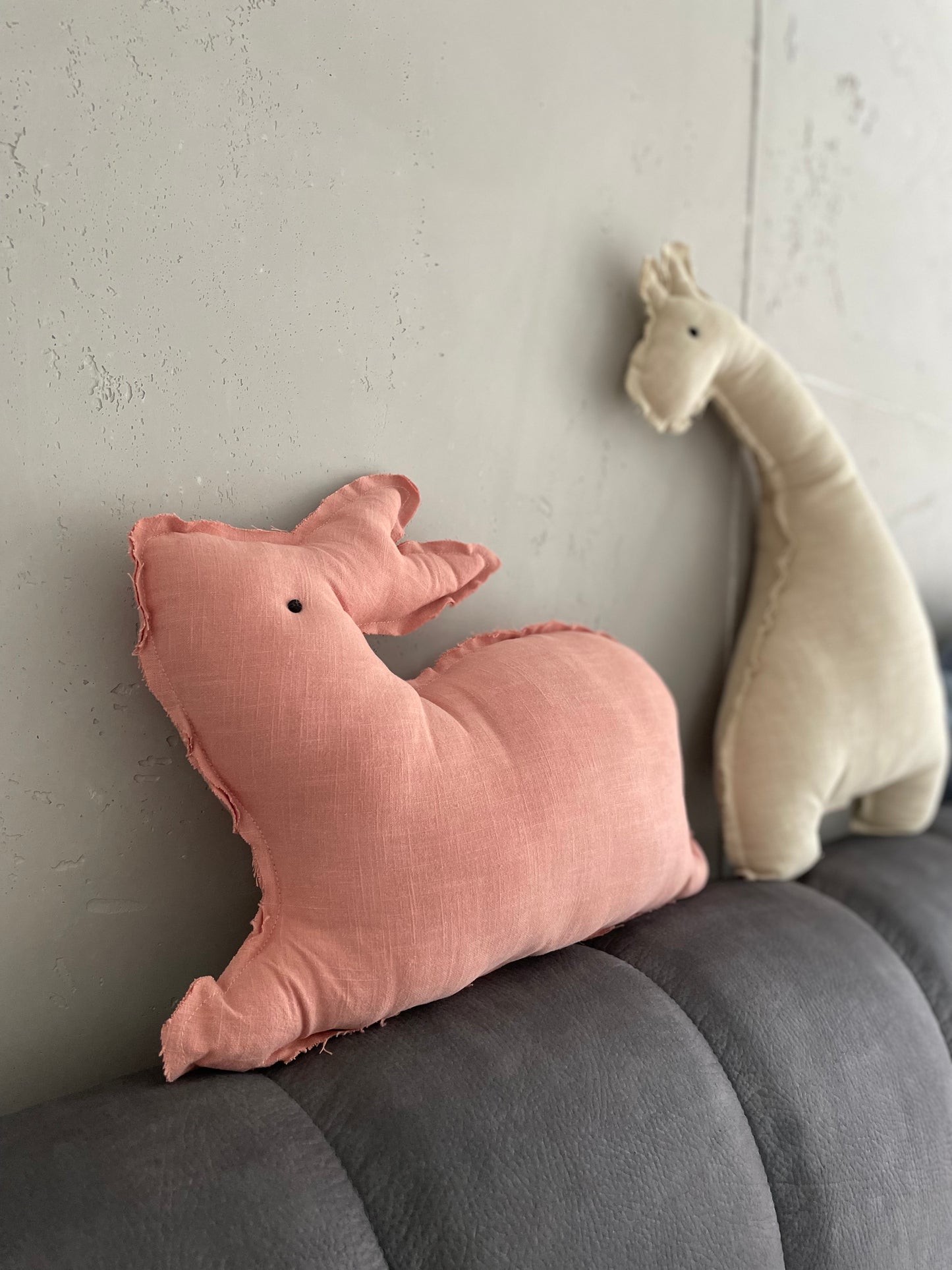 Kuscheltier Safari / Dekokissen Hase / Giraffe / Nashorn