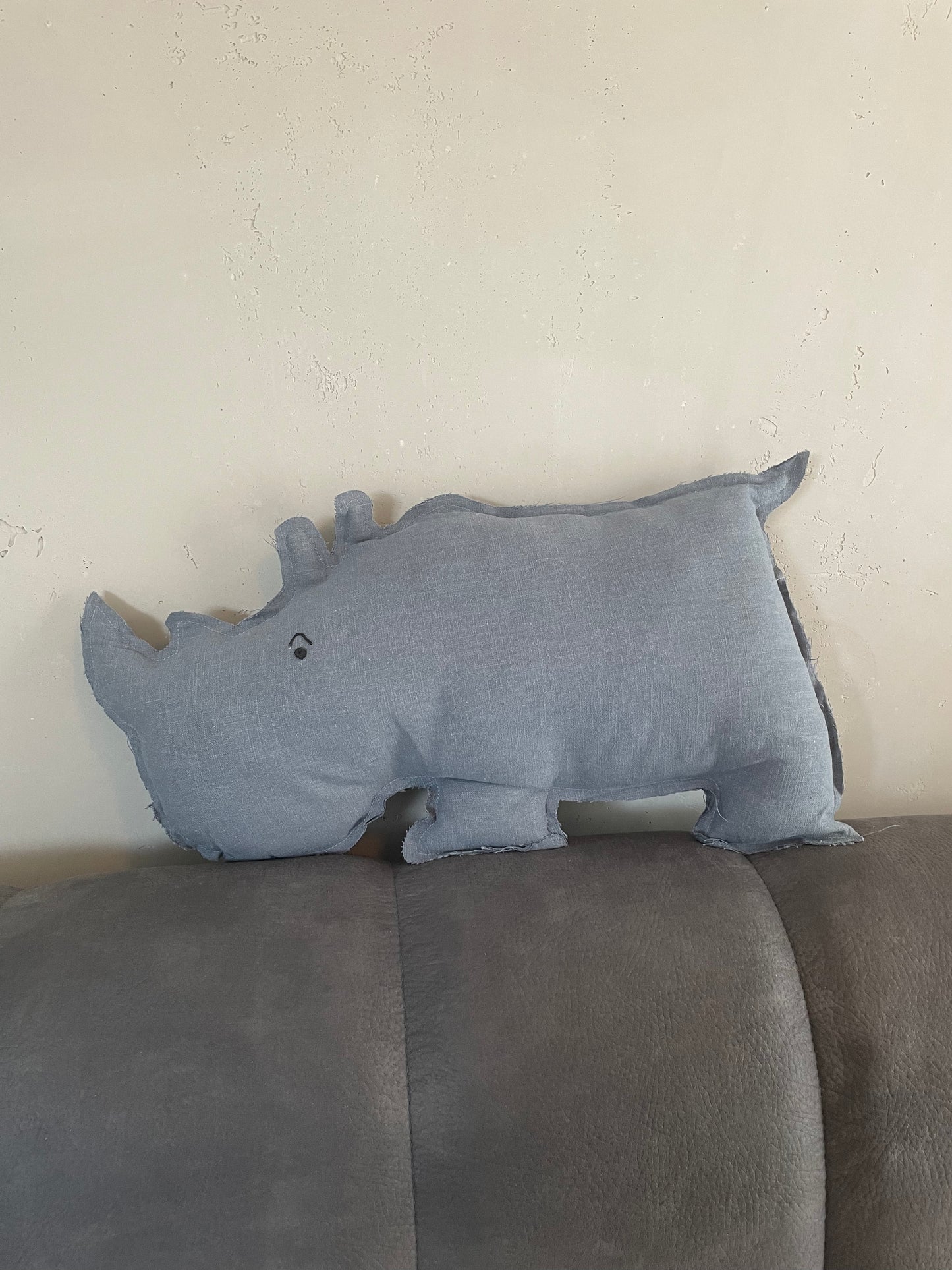 Kuscheltier Safari / Dekokissen Hase / Giraffe / Nashorn