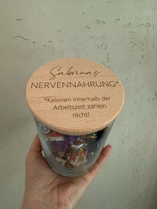 Nervennahrung | Süßigkeiten Vorratsglas mit persönlicher Gravur  - das perfekte Geschenk