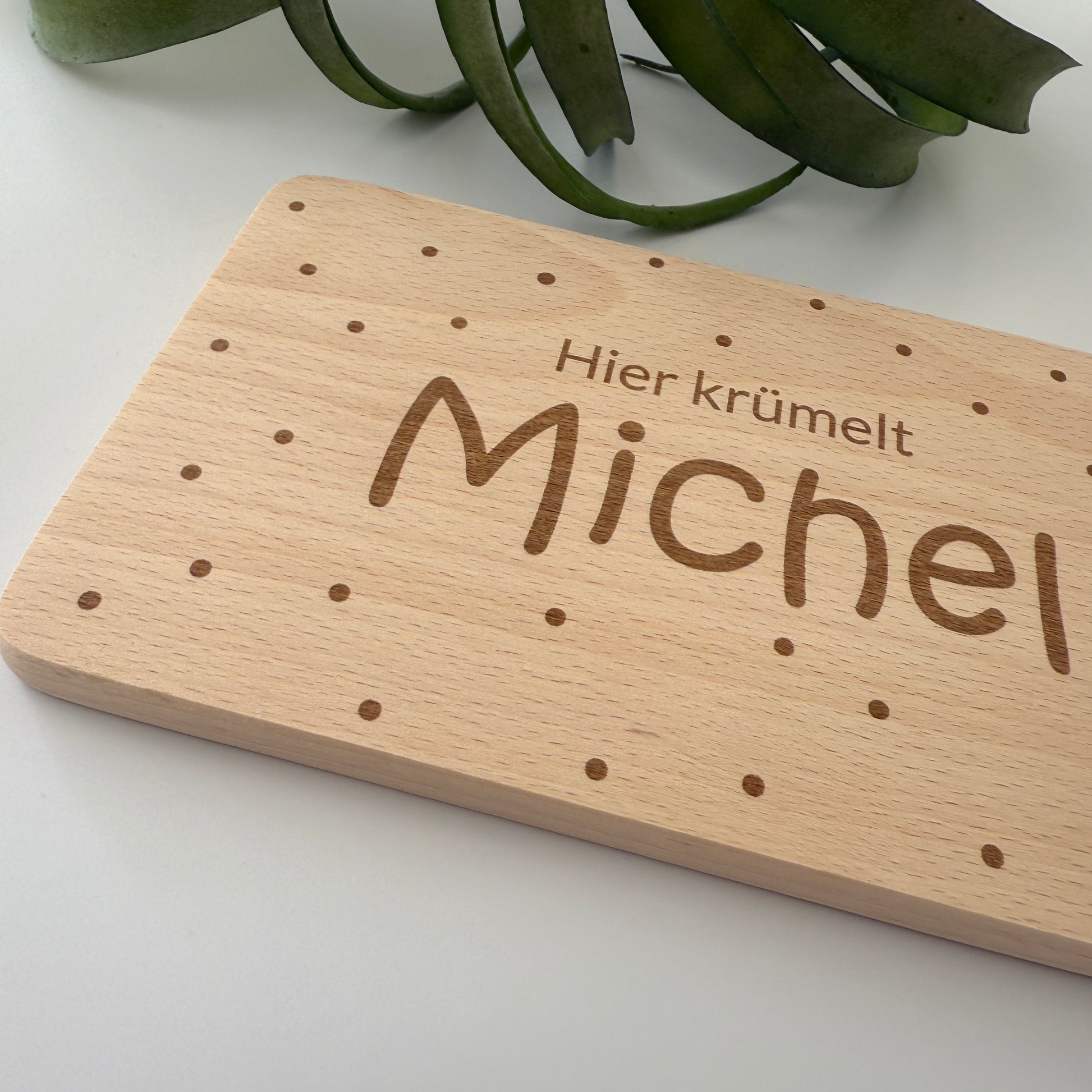 personalisiertes Holz Brettchen mit Namen als Geschenk